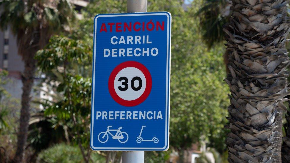 Spanish speed limit sign.