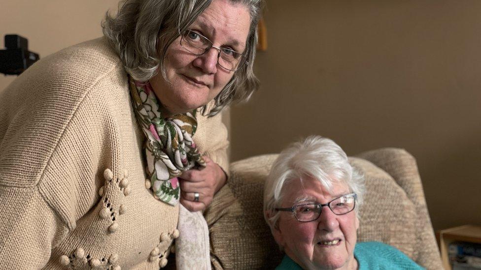 Vivien Lahan with her mother Ruth Smith