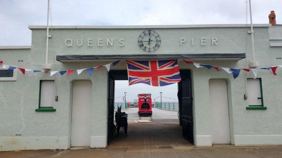 Queens Pier, Ramsey