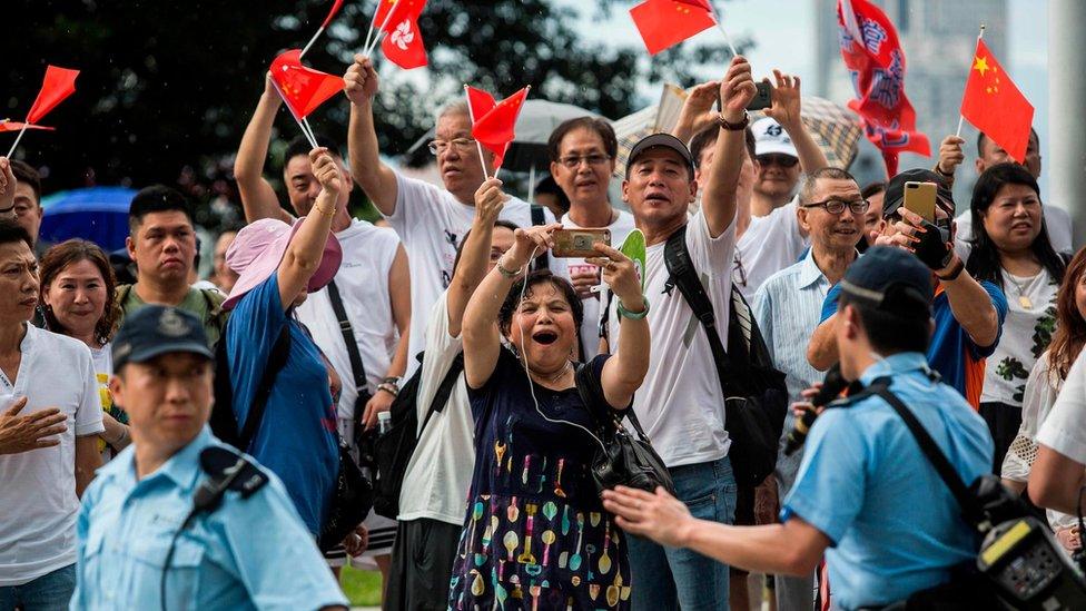 Pro-Beijing protesters in support of police