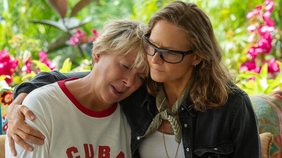 Annette Bening and Jodie Foster in Nyad