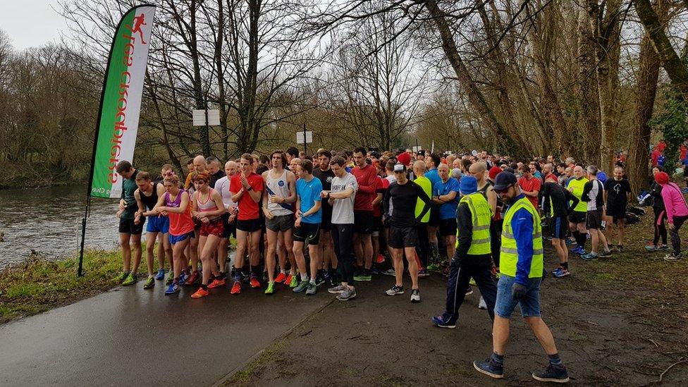 Runners at the start line