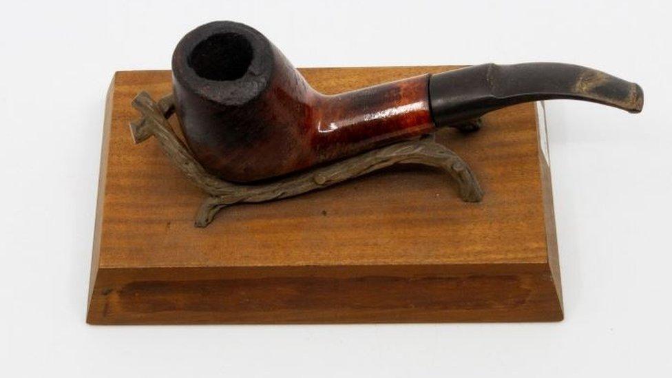 One of Harold Wilson's pipes - lot 523