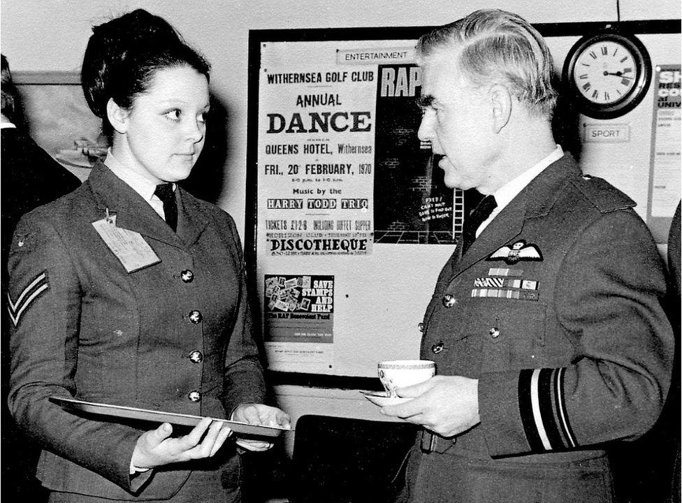 Corporal Janet Huitt speaks with Air Vice Marshal in the Briefing Room at Holmpton