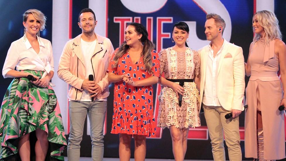 Scarlett Moffat and Steps on Host the Week