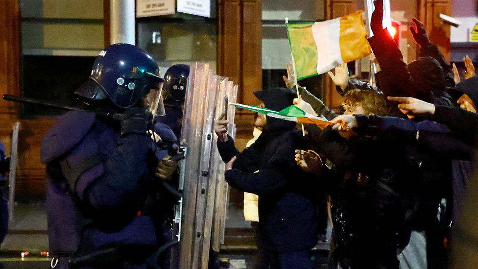 Rioters clash with police on Thursday night