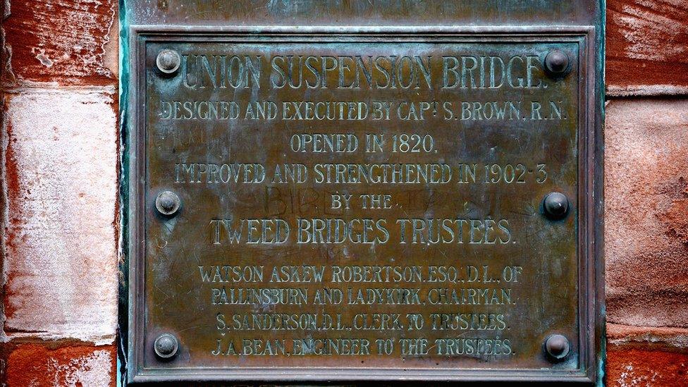 Bridge plaque