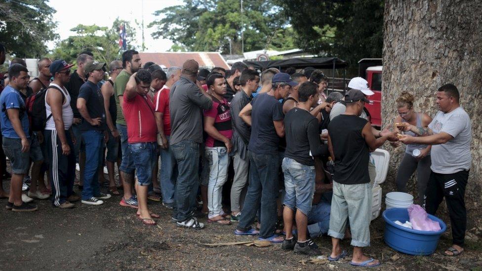 Thousands of Cuban migrants on the Costa Rica-Nicaragua border, 18 November 2015