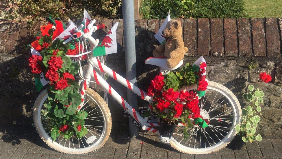 A bicycle made of flowers