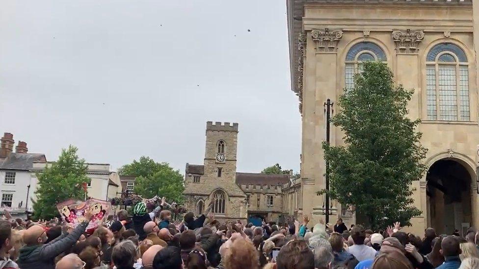 Abingdon bun throwing