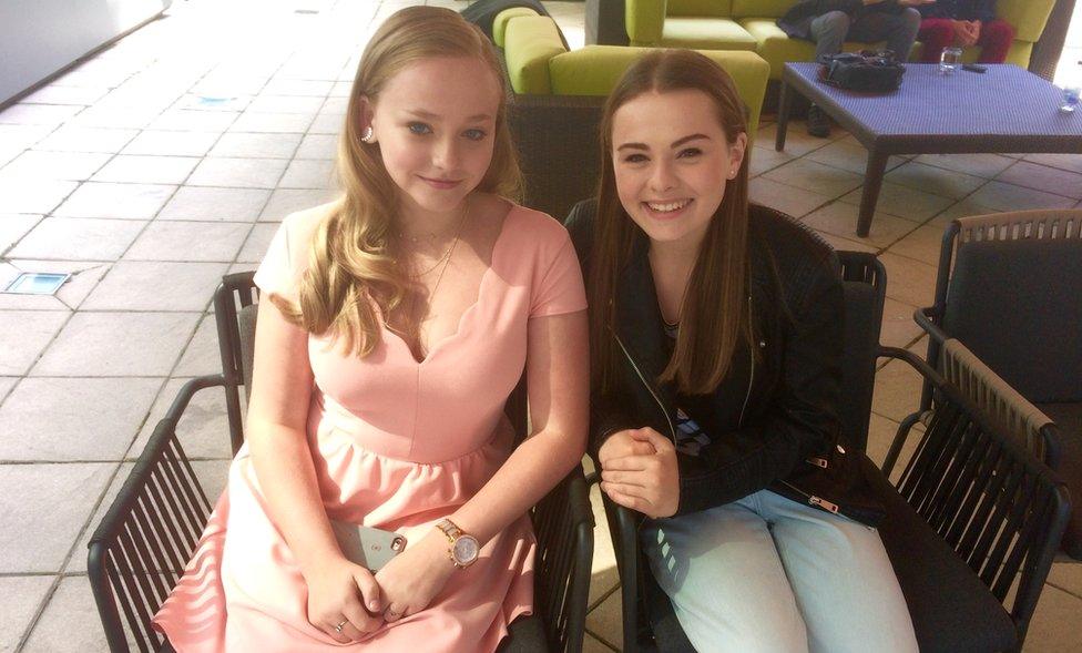 Madison Wolfe and Sydney Wade