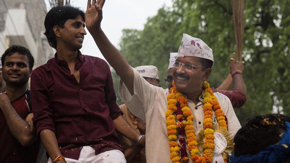 Kejriwal campaigning in public