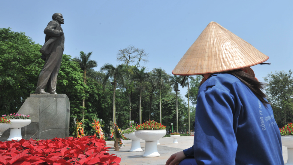 Lenin statue, Hanoi, 2010