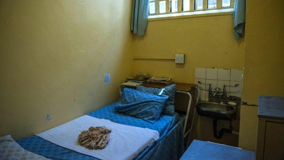 Pistorius prison cell