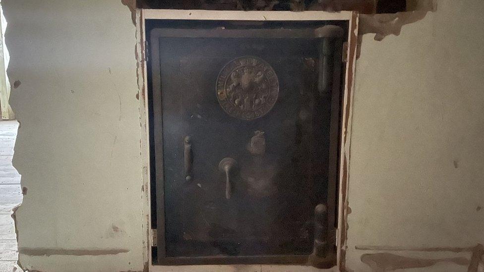 An old safe in the former Palmers building