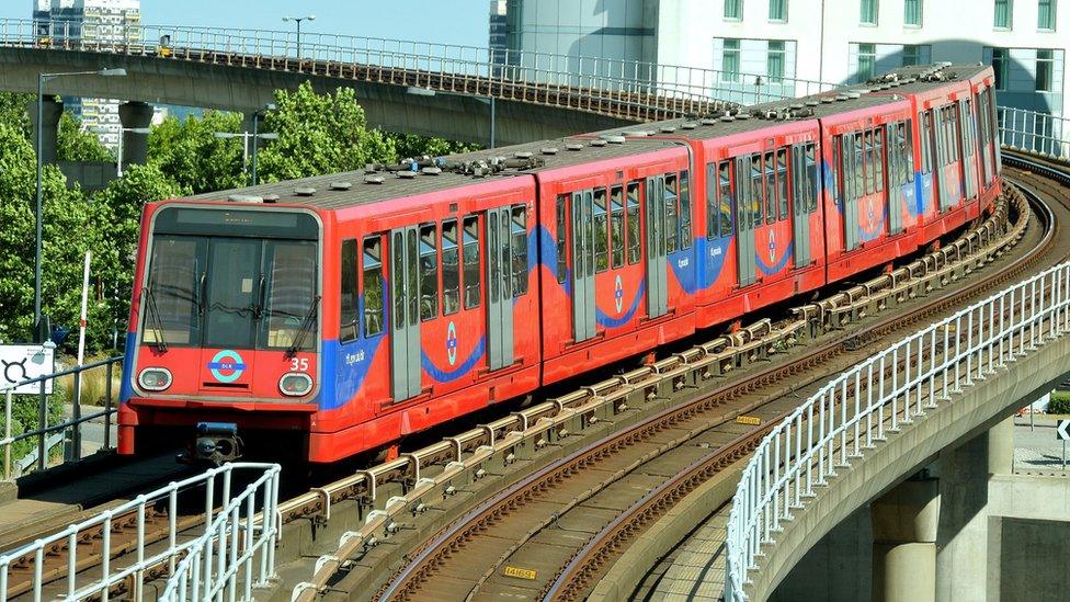 Docklands Light Railway (DLR)