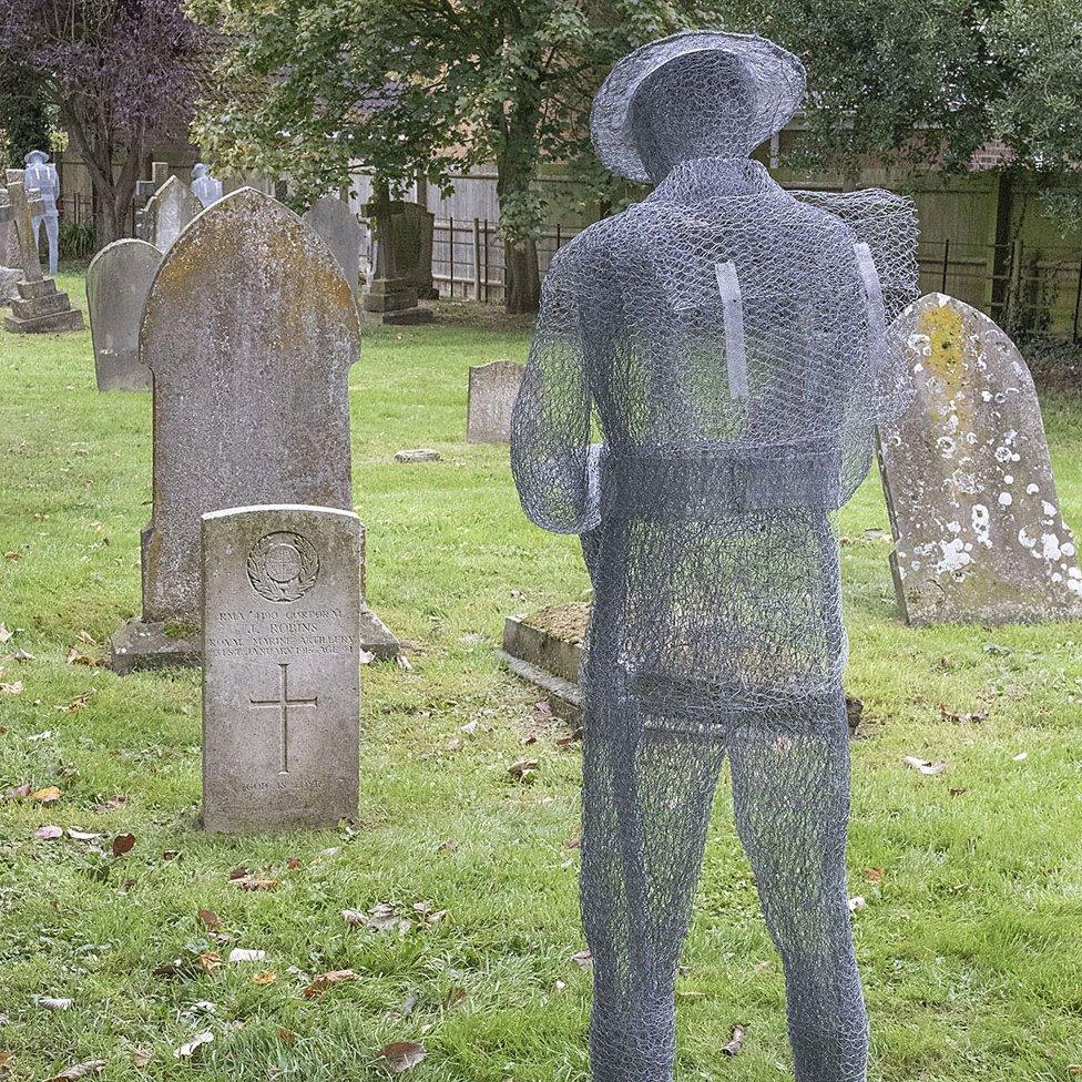 Sculpture of soldier