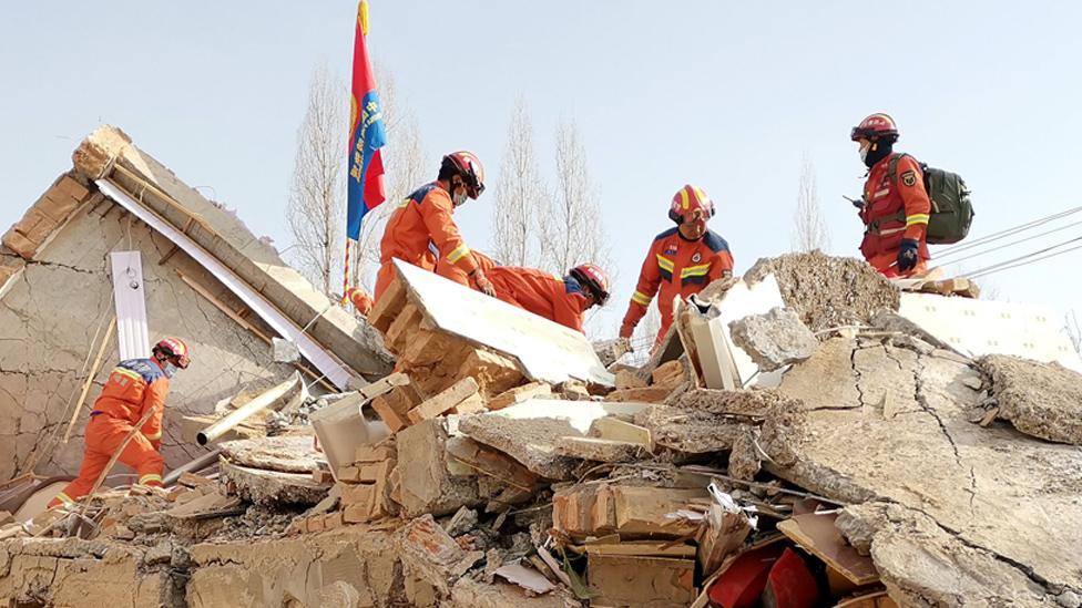 Rescuers in operation in Jishishan, Gansu province