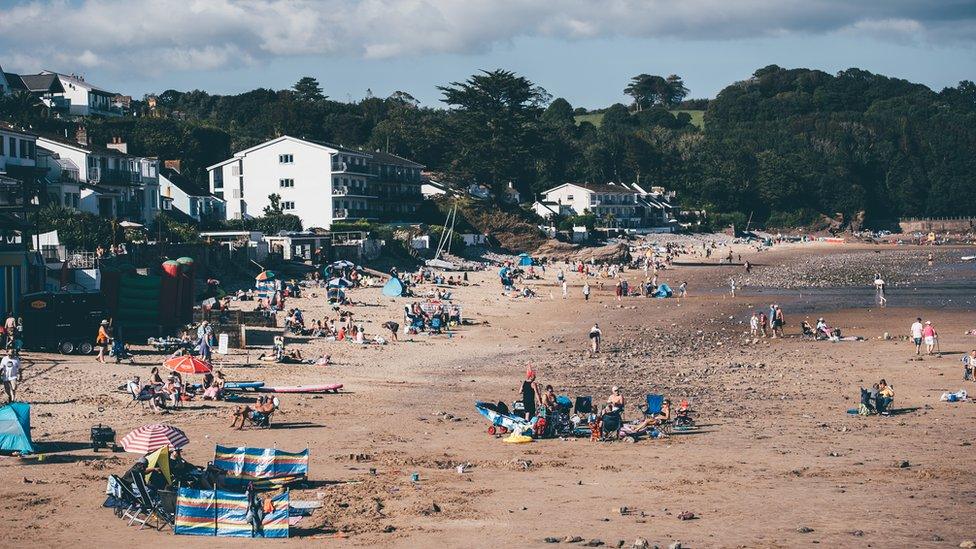 Llanusyllt (Saundersfoot) dan ei sang