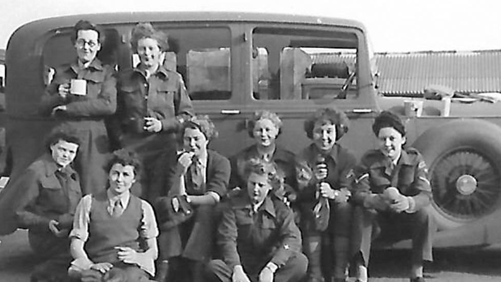 Marjorie and members of the Auxiliary Territorial Service (ATS)