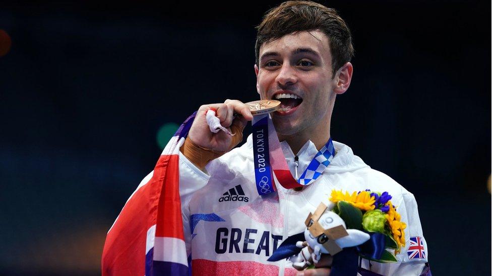 Tom Daley with bronze medal