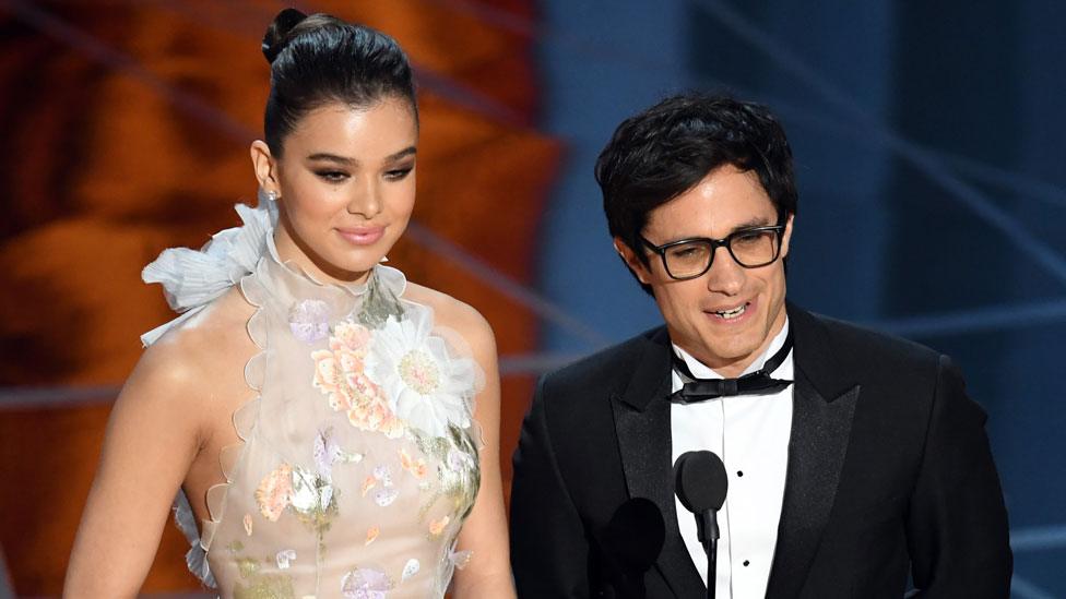 Gael Garcia Bernal with Hailee Steinfeld