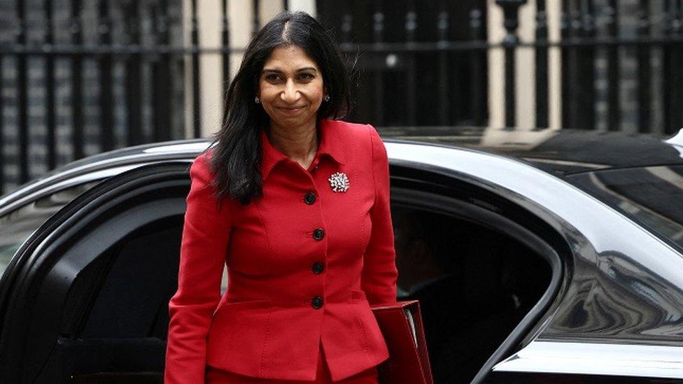 鶹Լ Secretary Suella Braverman exits a ministerial car outside 10 Downing Street