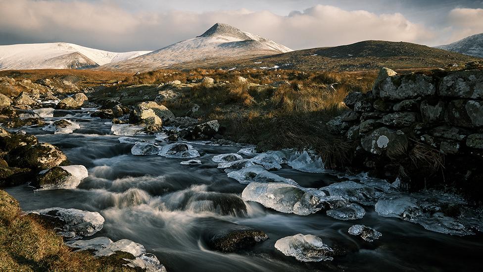 Mynydd Yr Elen ag afon