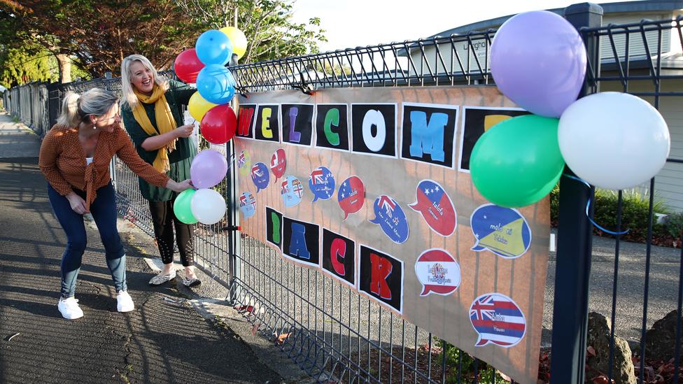 A "welcome back" sign outside a school in New Zealand