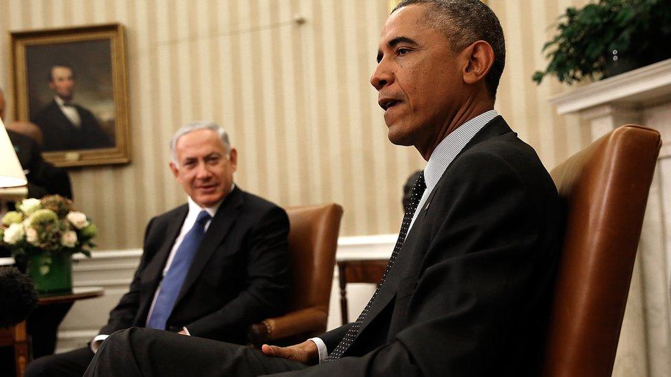 US President Barack Obama (R) meets with Israeli Prime Minister Benjamin Netanyahu (L) in the Oval Office of the White House October 1, 2014 in Washington, DC