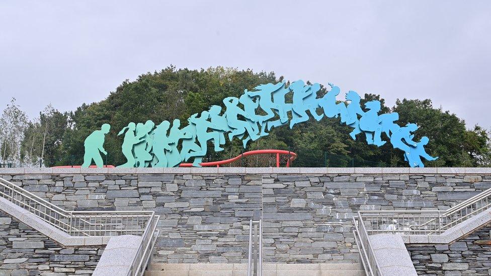 The Leap of Faith sculpture in Páirc Nua Chollann