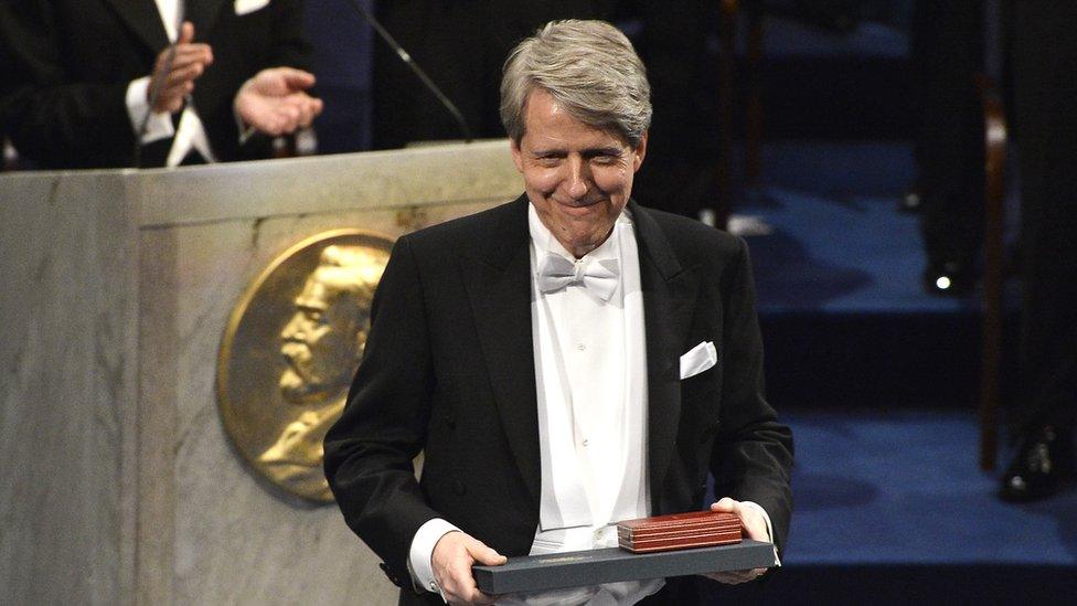 Robert Shiller accepts the Nobel Prize