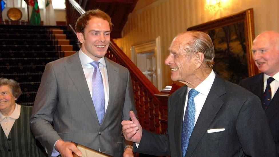 Alun Wyn Jones receiving his DOE Award