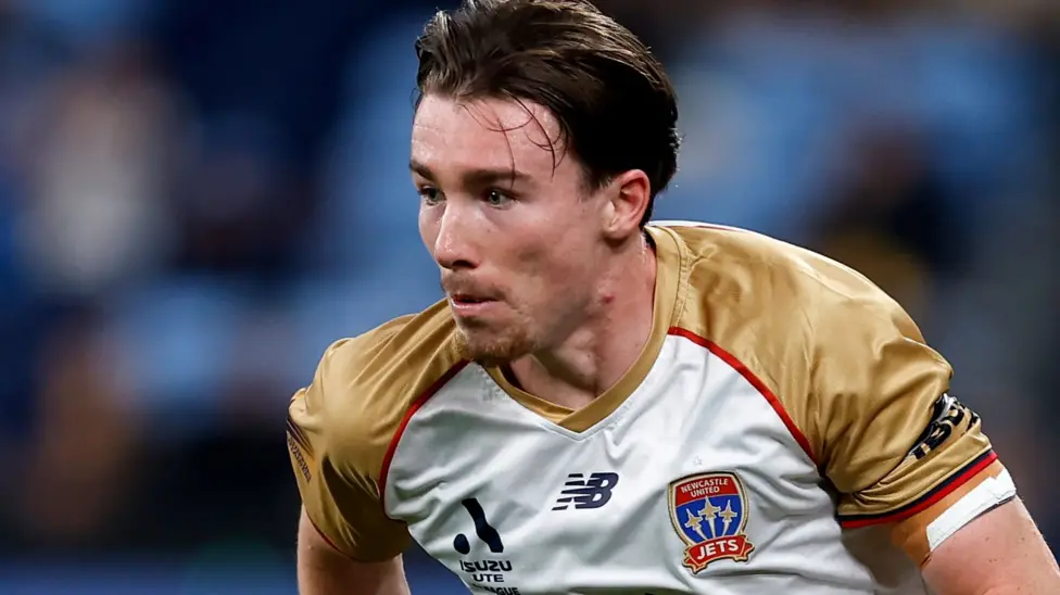 El Barnsley ficha al centrocampista Taylor y al defensa Smith.