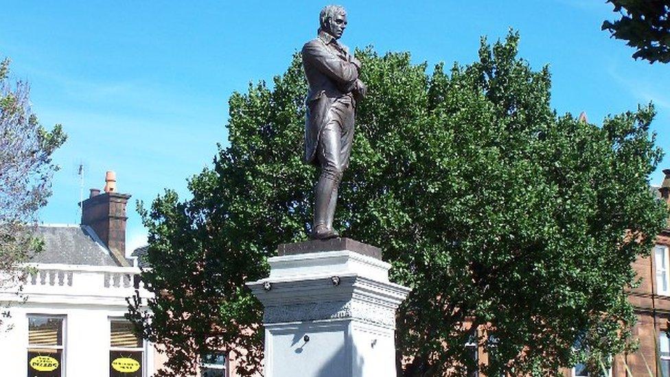 Robert Burns statue in Ayr