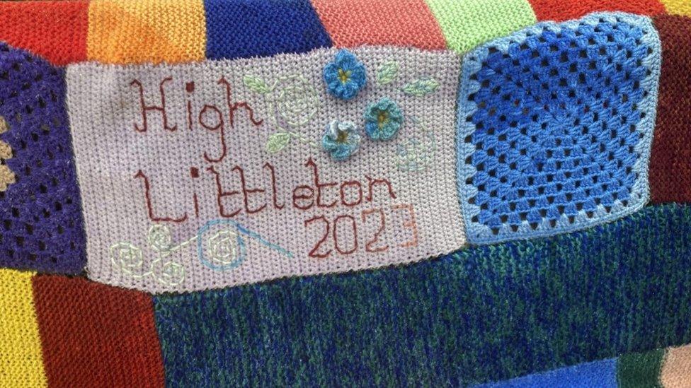 High Littleton yarnbomb