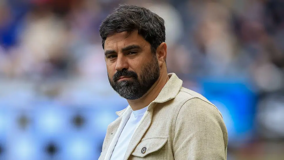 El entrenador Matos firma un nuevo contrato con el Swansea. El entrenador Matos firma un nuevo contrato con el Swansea.