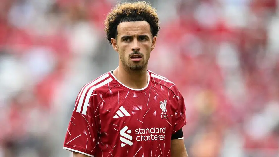 Inter complete £30m deal for Liverpool's Jones
