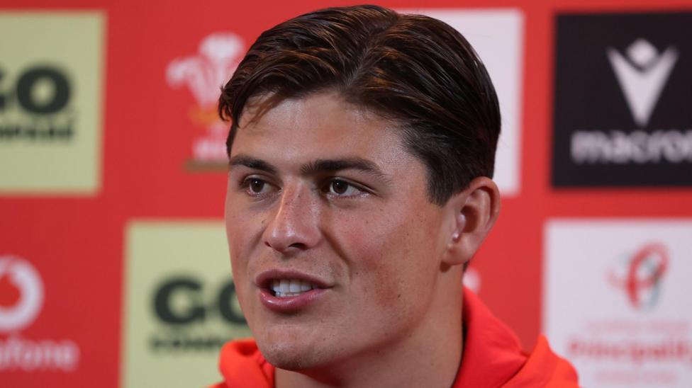 Rees-Zammit Concedes Rugby Struggles After NFL Gamble