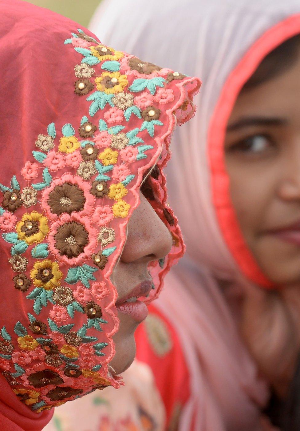 Muslim women offer prayers