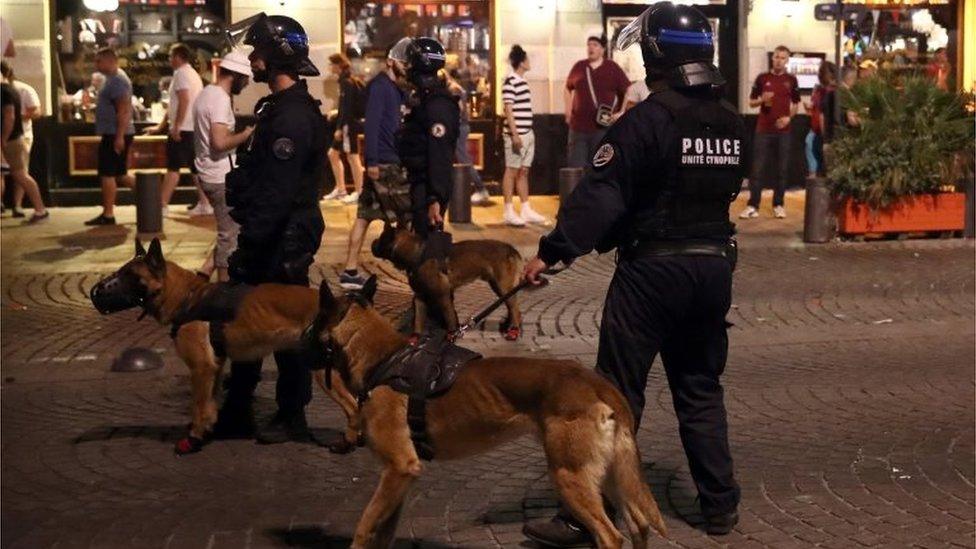 Police used dogs to control the crowd