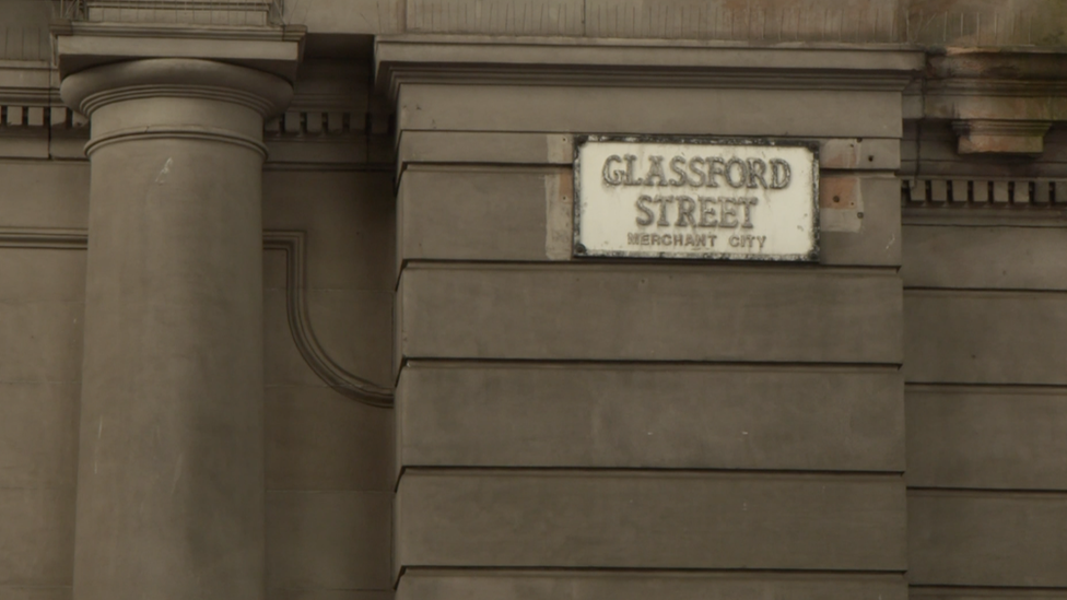 Glassford-Street-sign