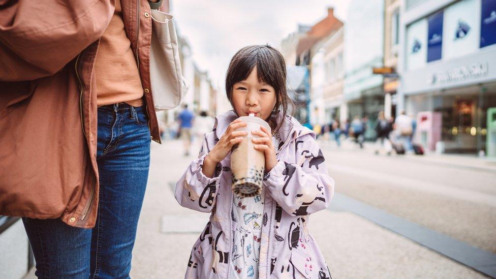 girl-drinking-bubble-tea.