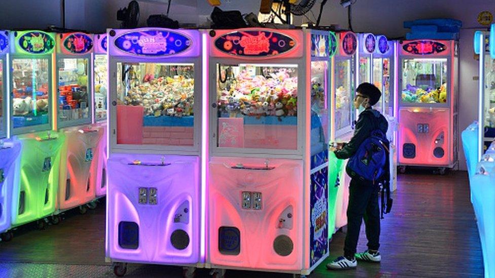 Claw machines in Taipei