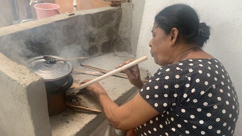 Jayanthi Karunarathne cooking