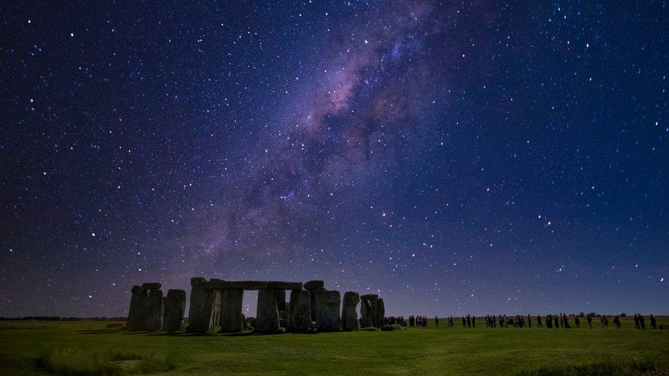 stone-henge-winter-solstice