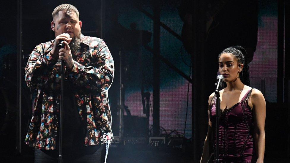 Last year's Critics' Choice winner Rag'n'Bone Man performed a fiery duet with this year's winner Jorja Smith. Rag'n'Bone Man also won best single this year for Human.