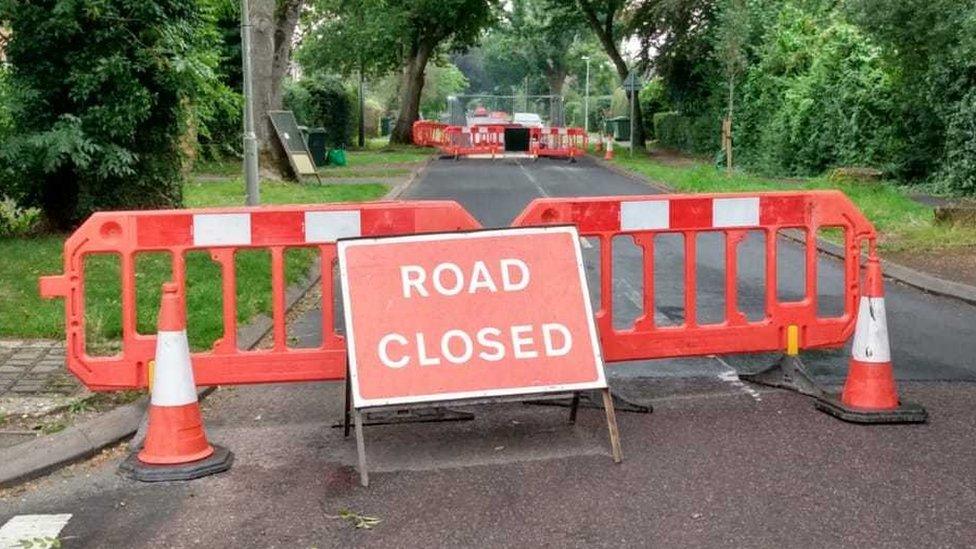 Oak Tree Road closure