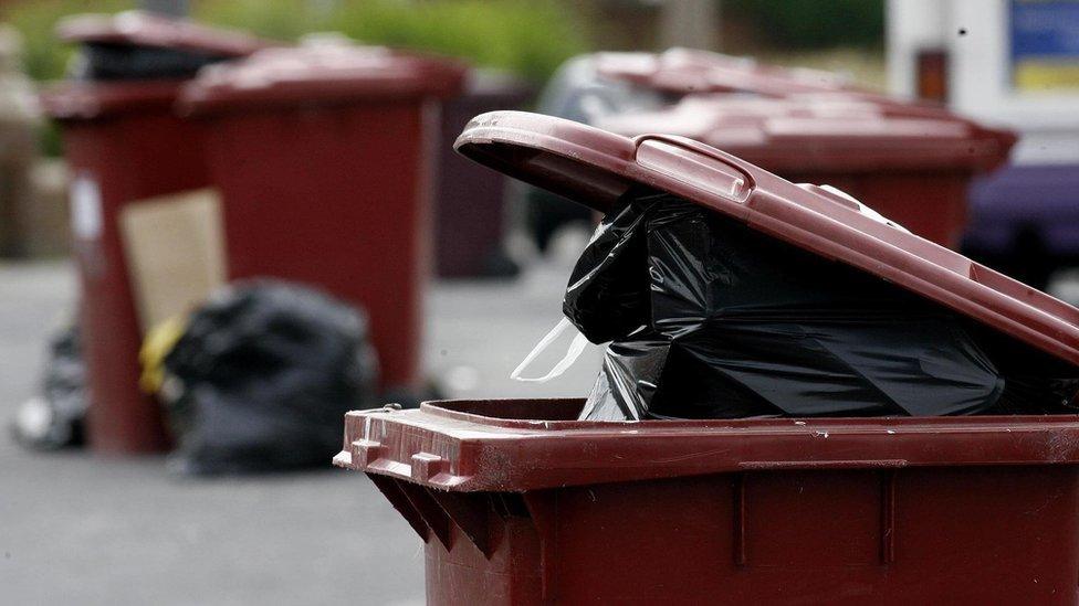 a photo of a bin