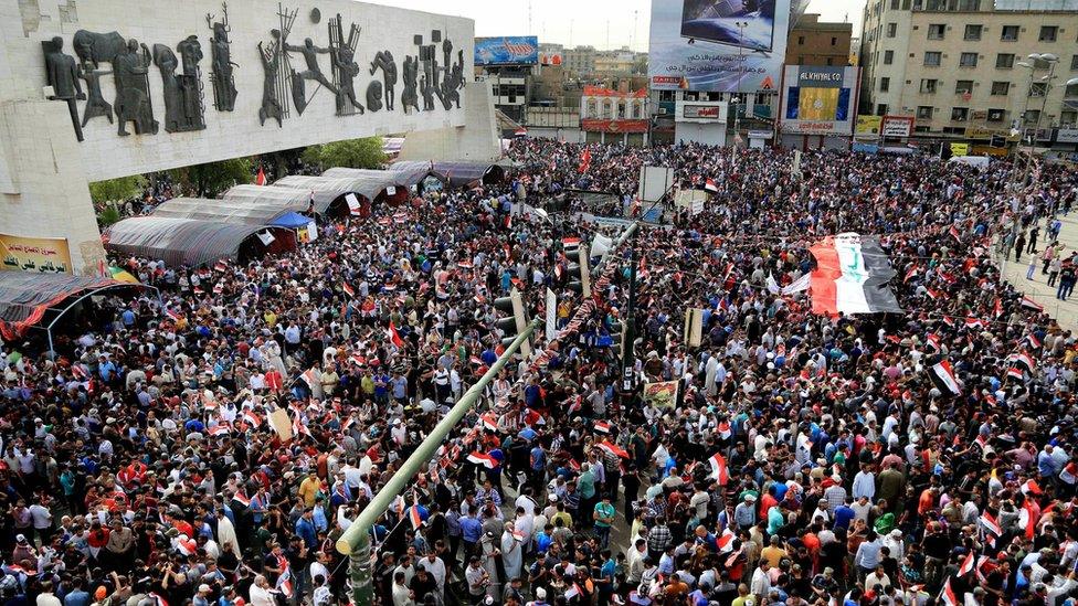 Protest by supporters of Moqtada al-Sadr in Tahrir Square, Baghdad (26 April 2016)